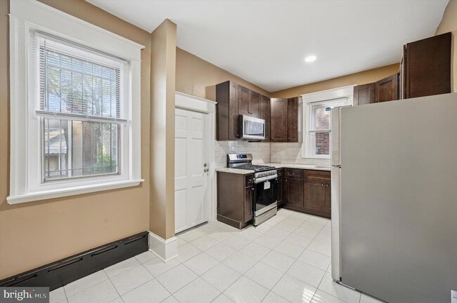 5215 Spruce St, Unit B in Philadelphia, PA - Building Photo - Building Photo