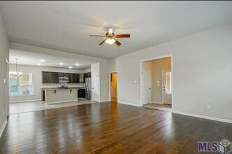 657 Northbrook Dr in Baton Rouge, LA - Foto de edificio - Building Photo