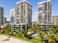 Sage Beach in Hollywood, FL - Foto de edificio - Building Photo