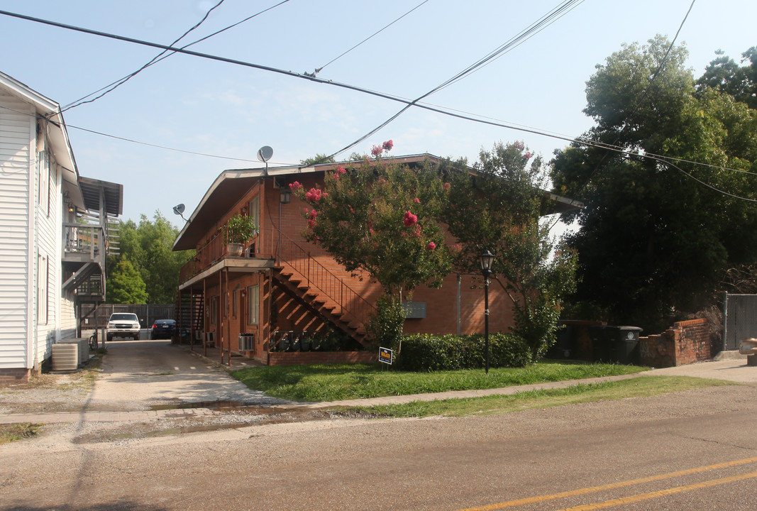 East State Street Apartments in Baton Rouge, LA - Building Photo