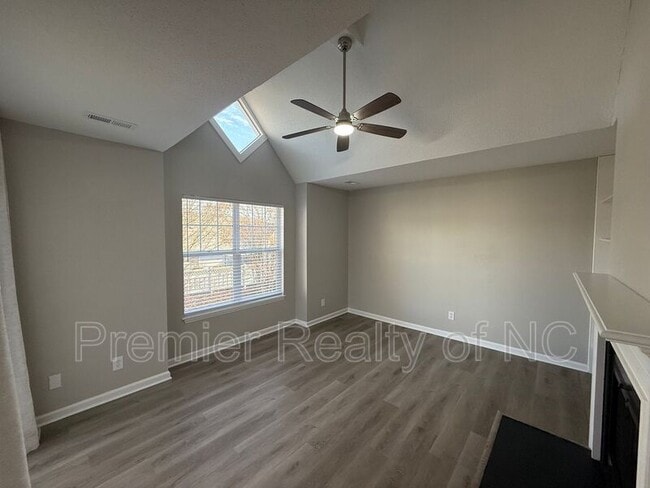 4001 Whirlaway Ct in Clemmons, NC - Building Photo - Building Photo