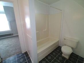 308 N 11th St, Unit 312 1/2 in Lafayette, IN - Building Photo - Building Photo