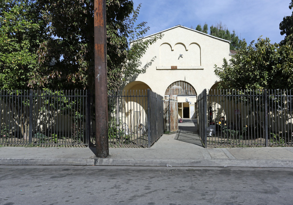 1153 E 61st St in Los Angeles, CA - Building Photo