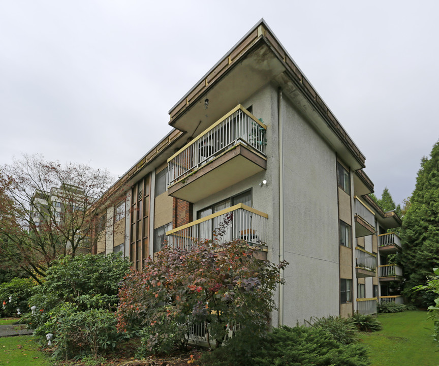 Burlington Apartments in Maple Ridge, BC - Building Photo