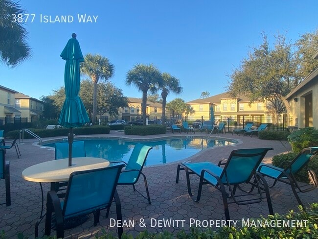 3877 Island Way in St. Petersburg, FL - Building Photo - Building Photo