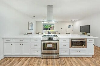 1702 Bristol Ct N in Irving, TX - Building Photo - Building Photo