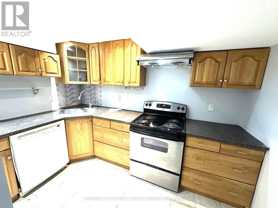 2638 Sherhill Dr in Mississauga, ON - Building Photo