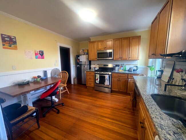 2 Hillside St, Unit 1