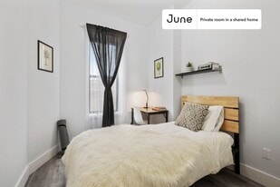Room in Shared 5.0 bed/2.5 bath home in Brooklyn, NY - Building Photo