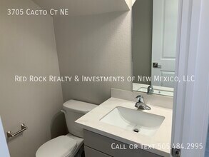 3705 Cacto Ct in Rio Rancho, NM - Building Photo - Building Photo