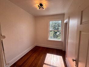 834 Rivermont Ave, Unit 834 in Lynchburg, VA - Foto de edificio - Building Photo