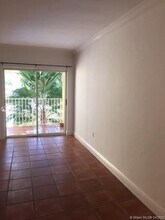 300 Sunrise Dr-Unit -2L in Key Biscayne, FL - Foto de edificio - Building Photo