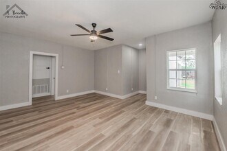 2130 1/2 Ave H in Wichita Falls, TX - Building Photo - Building Photo