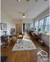 2106 W Thomas St, Unit 3 in Chicago, IL - Building Photo