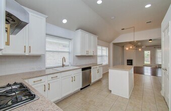 15011 Redding Crest Ln in Cypress, TX - Building Photo - Building Photo