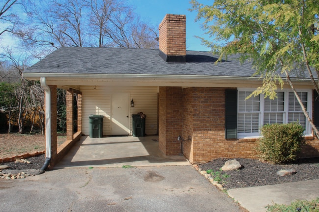 100 Eisenhower St in Easley, SC - Building Photo - Building Photo