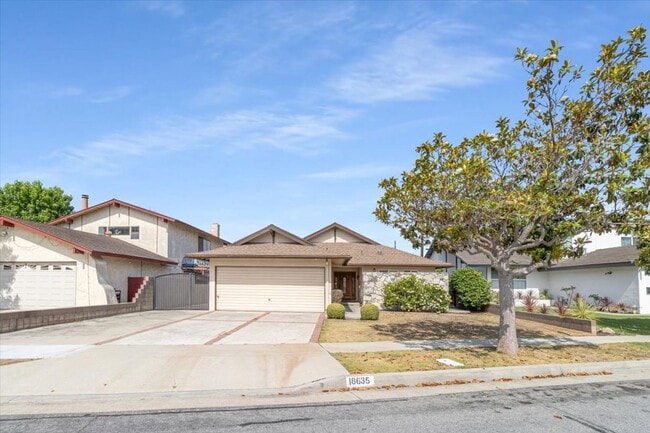 property at 18635 Manhattan Pl