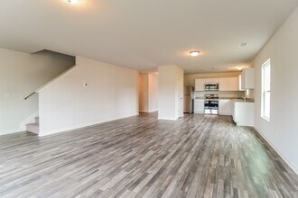 4037 Lake Russell Dr in Florence, SC - Building Photo - Building Photo