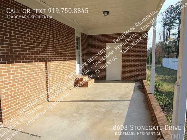 8608 Stonegate Dr in Raleigh, NC - Building Photo - Building Photo