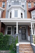 307 E 25th St in Baltimore, MD - Building Photo