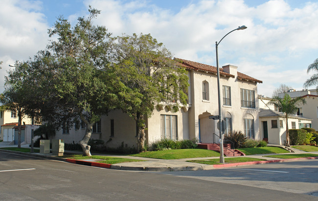 464 N Gardner St in Los Angeles, CA - Building Photo - Building Photo