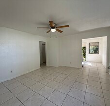 2515 McKinley St, Unit Rear in Hollywood, FL - Building Photo - Building Photo