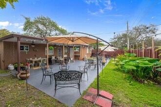 6500 SW 16th St in North Lauderdale, FL - Foto de edificio - Building Photo