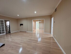 8550 Holloway Dr in West Hollywood, CA - Foto de edificio - Building Photo