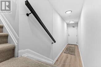 801 Glenroy Gilbert Dr in Ottawa, ON - Building Photo - Building Photo