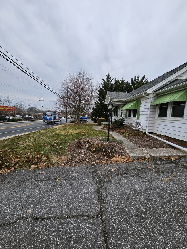 513 E Baltimore St in Taneytown, MD - Building Photo - Building Photo