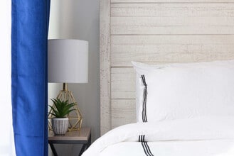 240e E 75th St in New York, NY - Foto de edificio - Building Photo