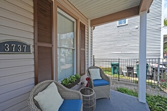 3737 Eastern Ave in Cincinnati, OH - Foto de edificio - Building Photo