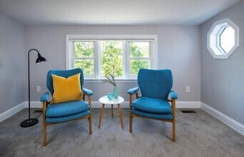 90 Wolcott Ave-Unit -1 in Middletown, RI - Building Photo - Building Photo