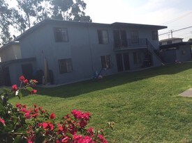 1505 Del Amo Blvd in Torrance, CA - Building Photo