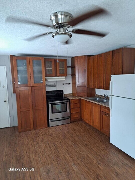 604 White St SW in Watertown, MN - Foto de edificio