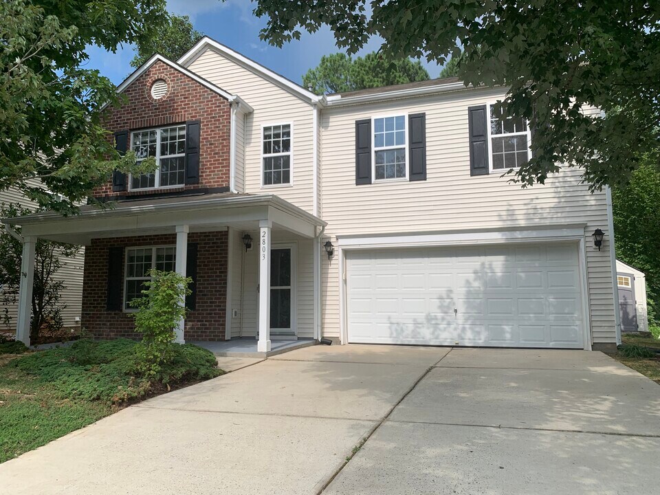 2803 Thoreau Dr in Durham, NC - Building Photo