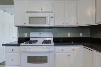 11 Railroad St in Pepperell, MA - Building Photo - Building Photo