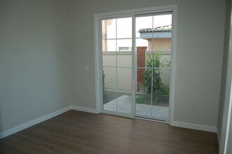 425 W Duarte Rd in Monrovia, CA - Building Photo - Building Photo