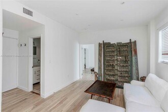 737 Jefferson Ave in Miami Beach, FL - Building Photo - Building Photo