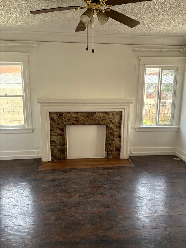 601 W 74th St, Unit 601 in Los Angeles, CA - Building Photo - Building Photo