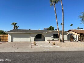 4322 W Sandra Cir in Glendale, AZ - Building Photo