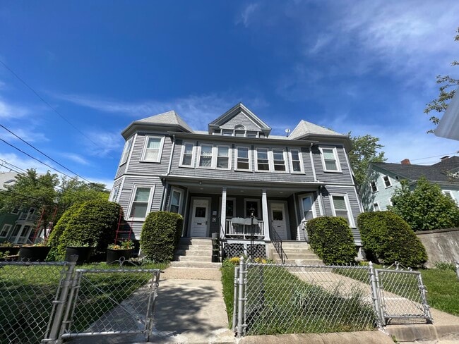 87 Morrison Ave, Unit 1R in Somerville, MA - Building Photo - Building Photo