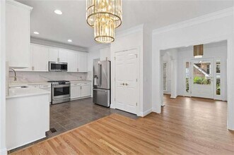 1711 Summit Glen Ln NE in Atlanta, GA - Building Photo - Building Photo