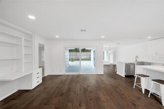 3731 Aberdeen Way in Houston, TX - Building Photo - Building Photo