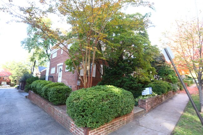 3524 Davenport St NW in Washington, DC - Building Photo - Building Photo