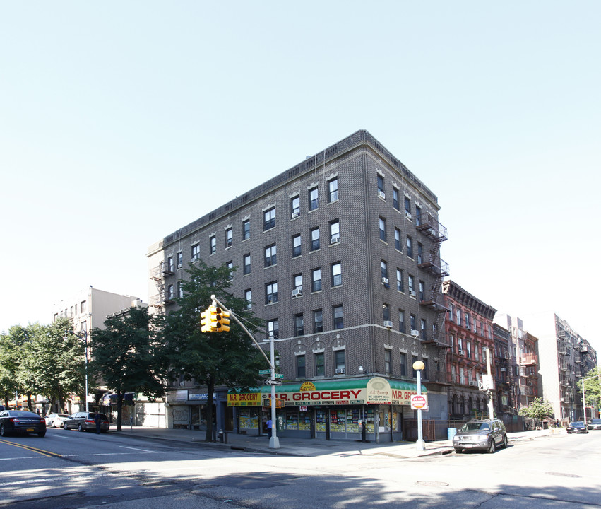 340 Roebling St in Brooklyn, NY - Building Photo