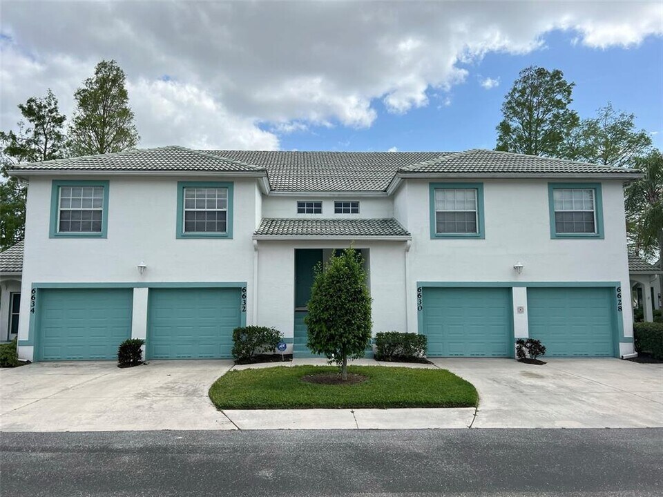6632 Pineview Terrace in Bradenton, FL - Building Photo