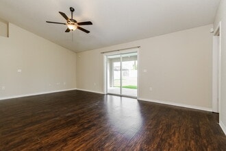 1110 Creekview Ct in St. Cloud, FL - Building Photo - Building Photo