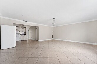 1345 Drew St in Clearwater, FL - Foto de edificio - Building Photo