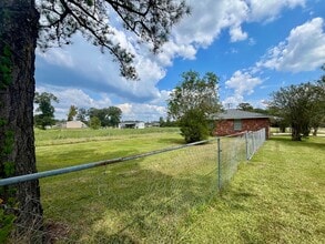 14253 LA-431 in Saint Amant, LA - Building Photo - Building Photo